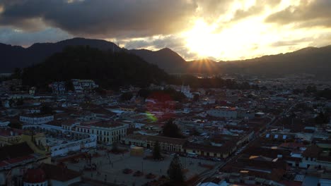 Aerial-shot-of-the-sunset-in-San-Cristobal-de-las-Casas,-Chiapas