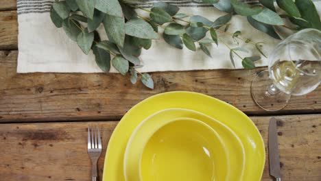 Various-cutlery-on-wooden-table-4k