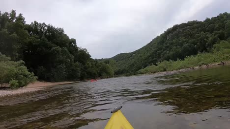 Kajakfahren-Auf-Dem-Buffalo-National-River-In-Arkansas,-USA