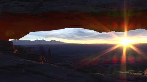 arco de mesa en el parque nacional canyonlands utah 3