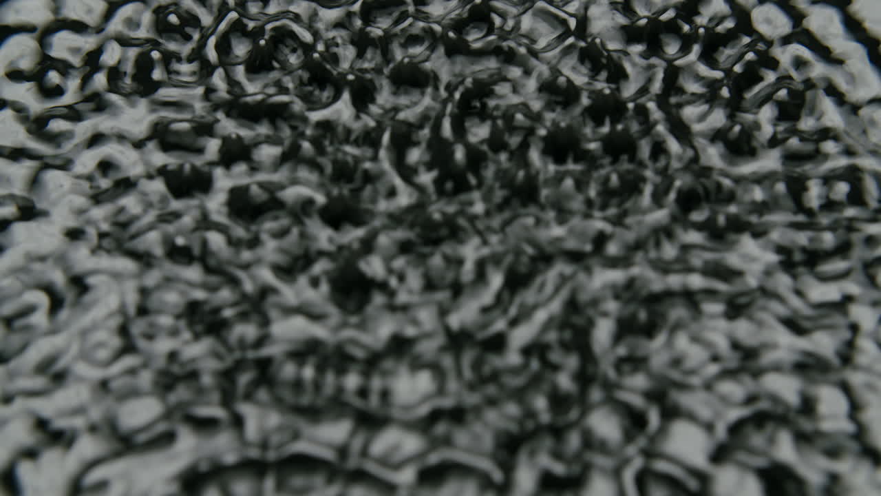 다양한 사이매틱 패턴과 파동으로 진동하는 수은