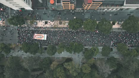 procesja virgen de guadalupe przecinająca meksyk miasto alameda