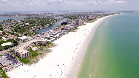 Tiro-De-Drone-De-Saint-Pete-Beach-Florida-En-El-Horario-De-Verano