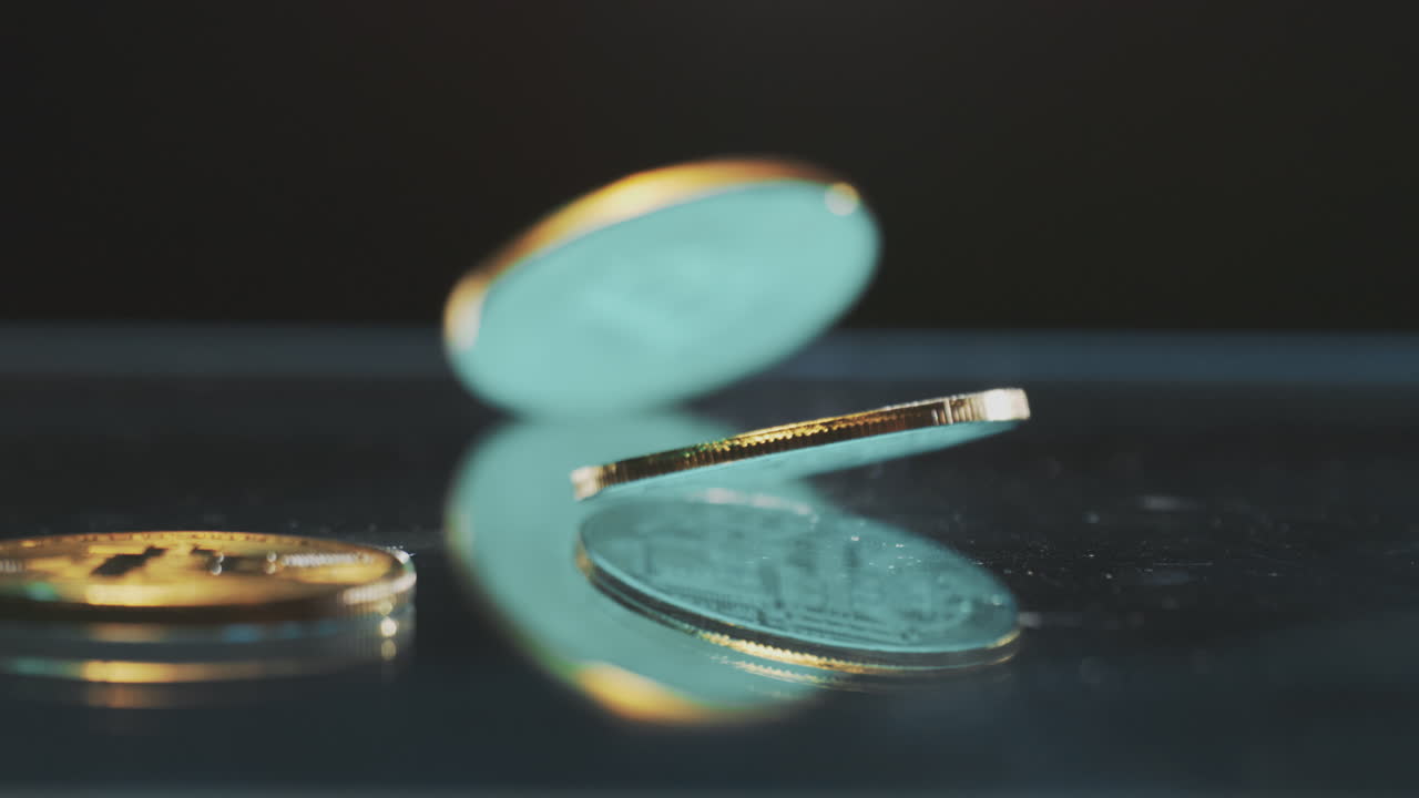 monedas de bitcoin en movimiento