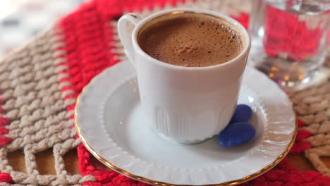 café turco y agua