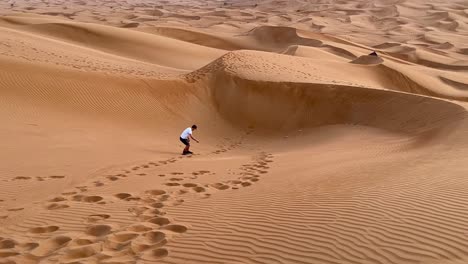 Snowboarden-In-Der-Wüste-Von-Dubai-Macht-Immer-Spaß