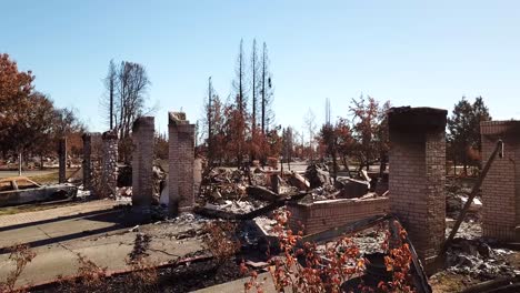 An-vista-aérea-shot-of-Santa-Rosa-Tubbs-fire-disaster-which-destroyed-whole-neighborhoods