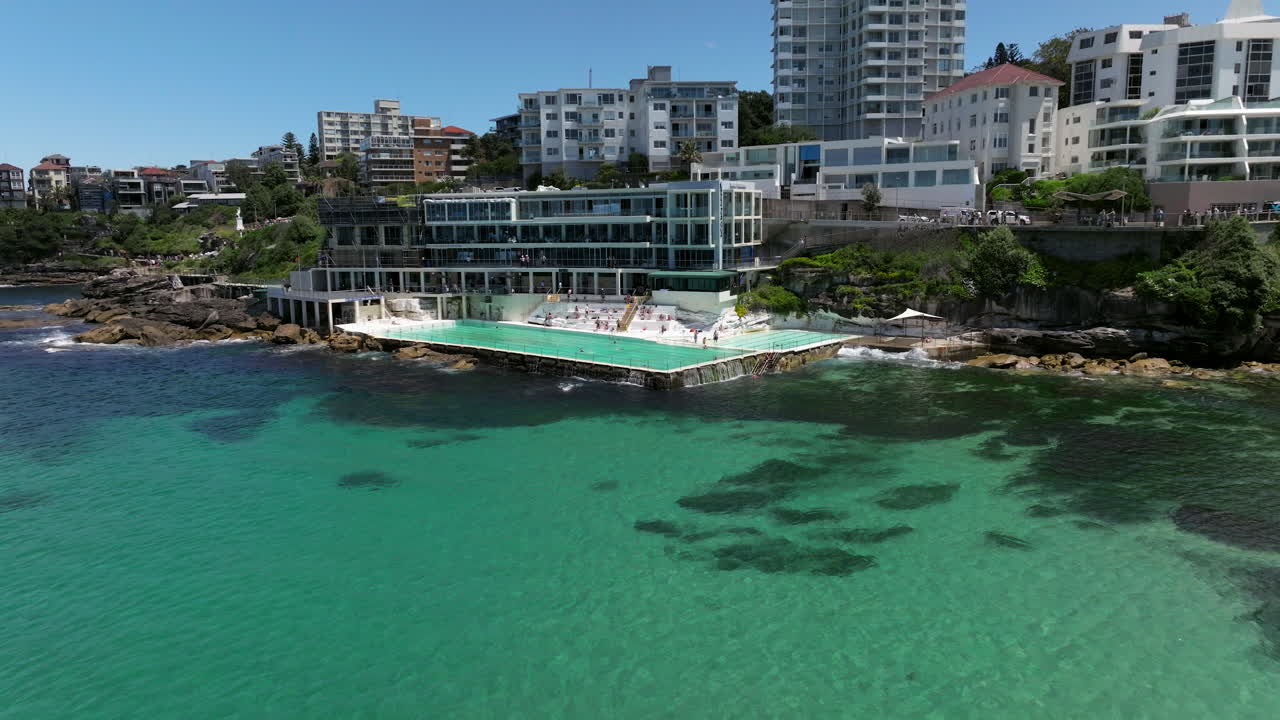 본다이 비치, 시드니, 뉴 사우스 웨일즈 호주 본다이 빙산 풀에서 철수