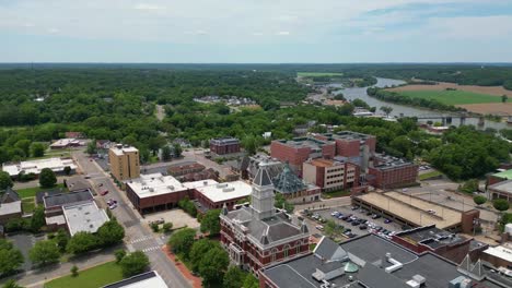 Flyaway-shot-of-the-courthouse-located-in-downtown-Clarksville-Tennessee