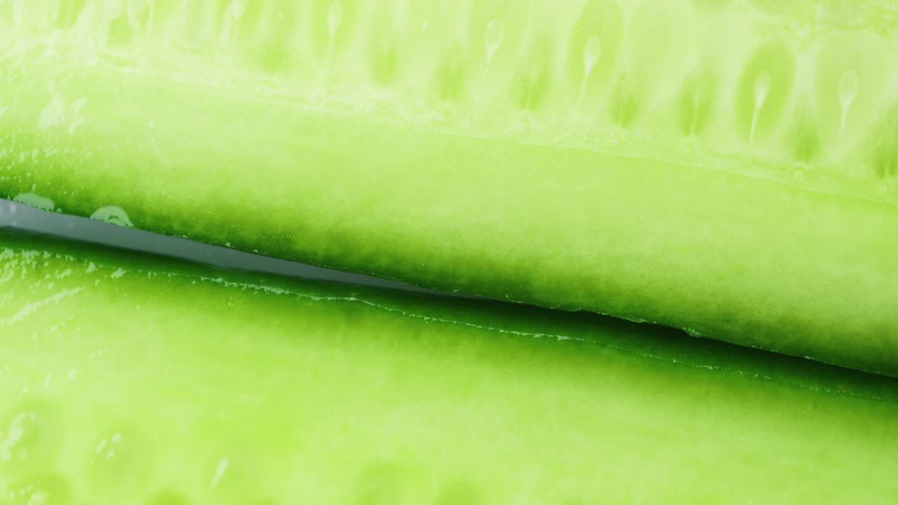 신선하게 잘라진 호박 회전의 상단 뷰 4k 매크로