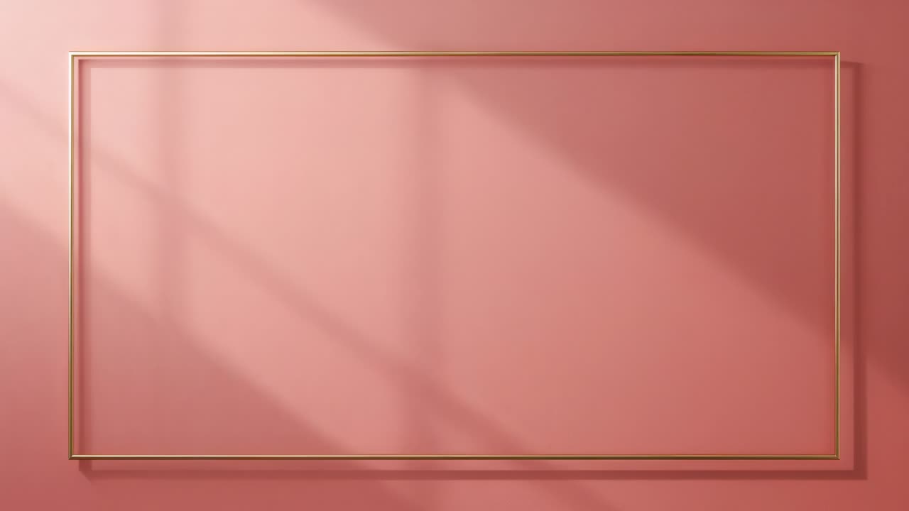 Ombre diagonali che si spostano attraversando una cornice dorata vuota su una parete rosa in una galleria, illuminate dalla luce della finestra sinistra