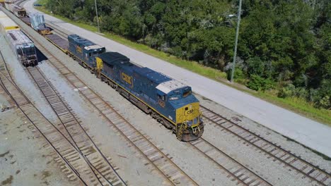 4K-Drone-Video-of-Trains-and-Locomotives-in-the-CSX-Winston-Train-Yard-in-Lakeland,-FL