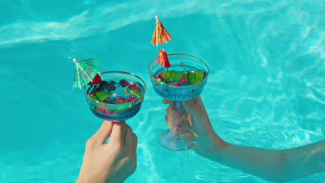 cheers to summer fun: poolside cocktails