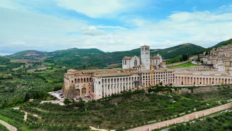 Aerial-View-Of-Basilica-of-Saint-Francis-of-Assisi-In-Perugia,-Umbria,-Italy