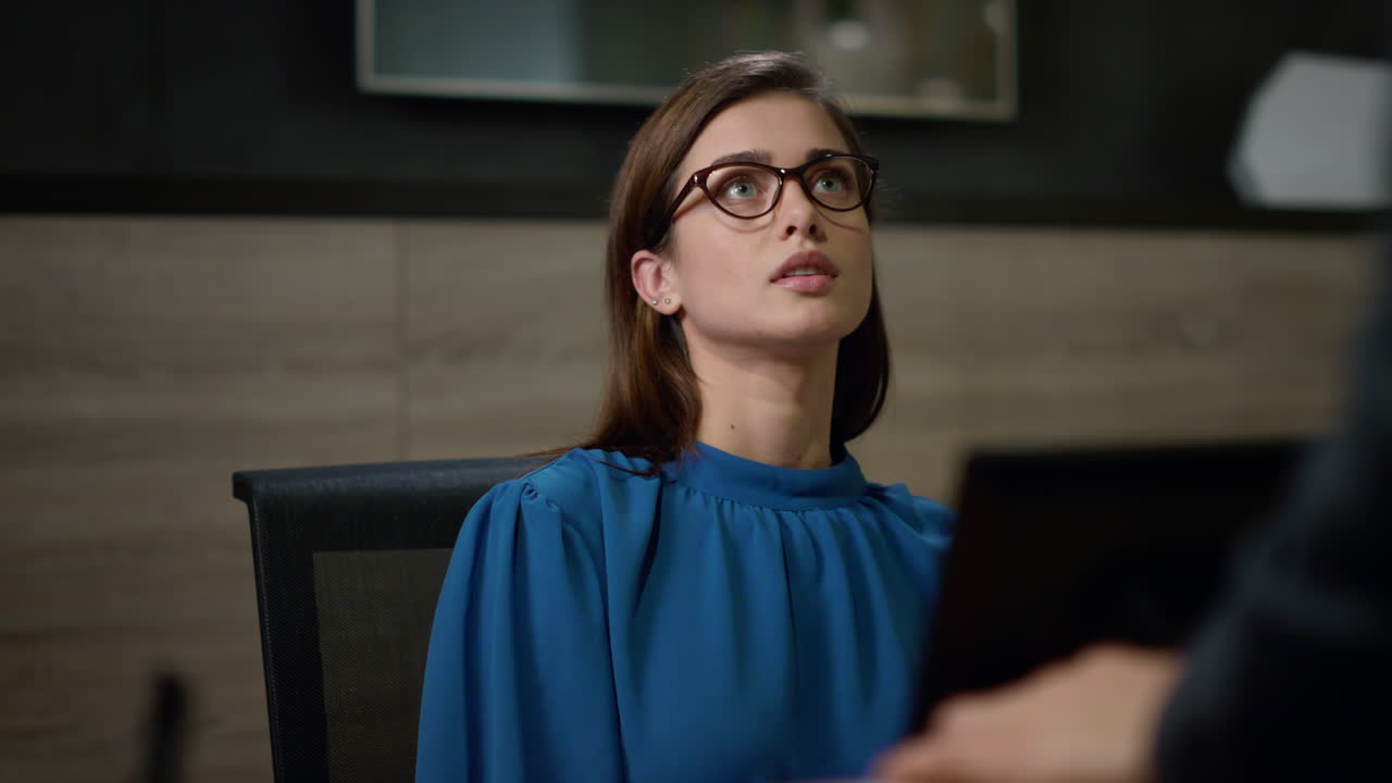 사무실 리셉션 담당자 전화 통화