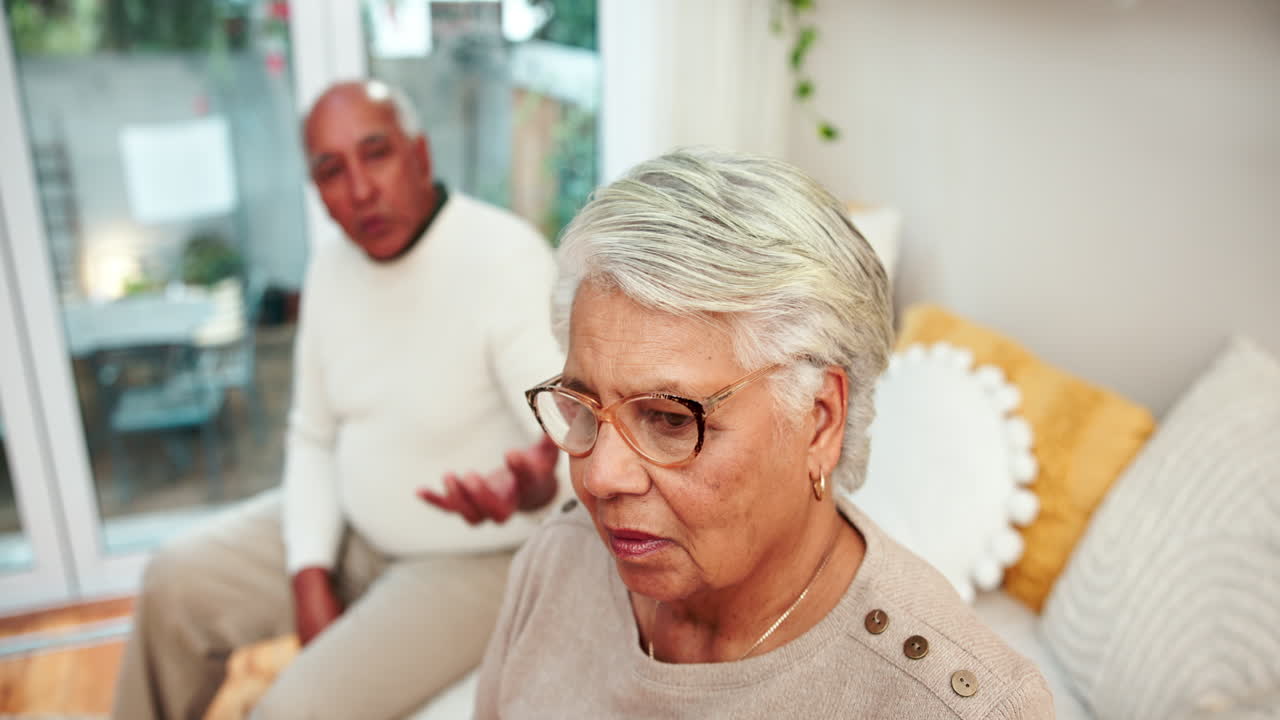 노인 부부 집에서