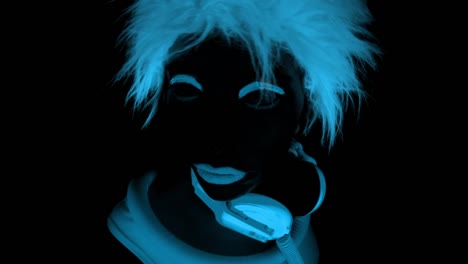 Glowing-UV-Lady-57