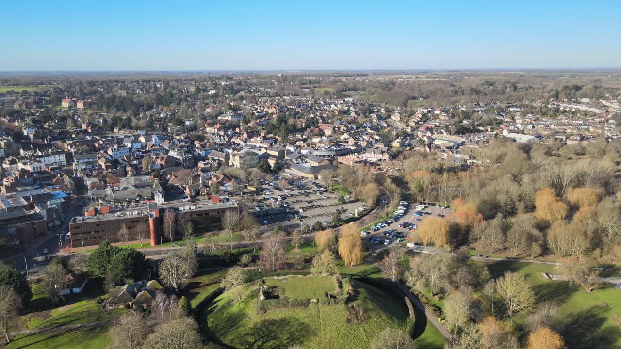 bishop stortford castle y park town en la revelación aérea de fondo