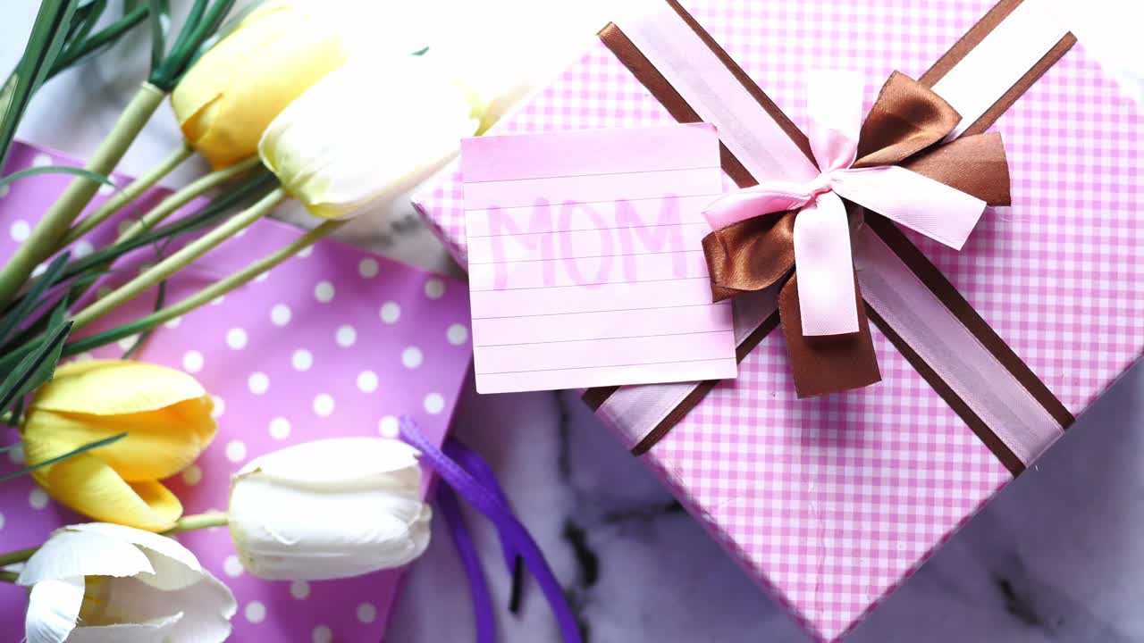 regalo de día de la madre con flores