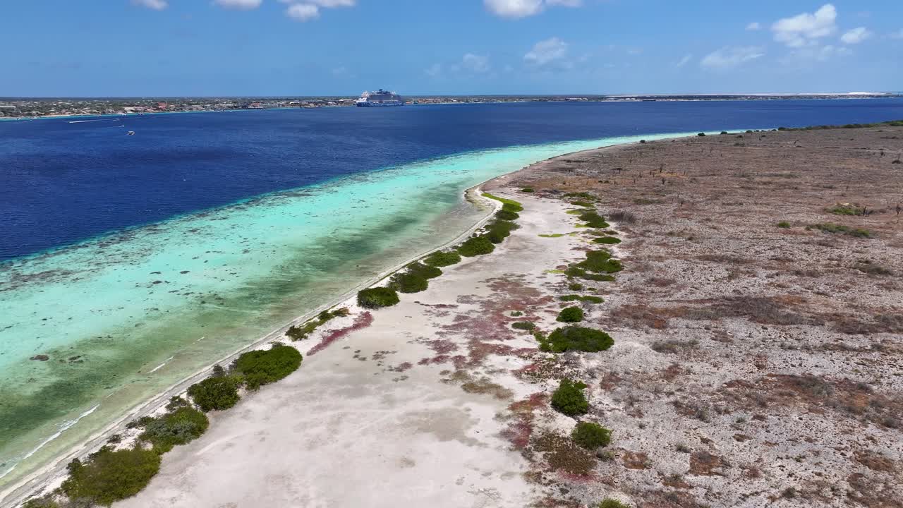 네덜란드 안레스의 보나이르 (bonaire) 에 있는 크롤렌디크 (kralendijk) 에 있는 클라인 보나이어 (klein bonaire)