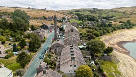 Drohnenaufnahme-Aus-Der-Luft-Eines-Typischen-Ländlichen-Dorfes-In-Yorkshire