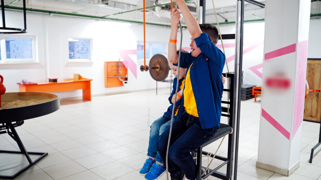 Children at the science center. The concept of physics. Museum of Science