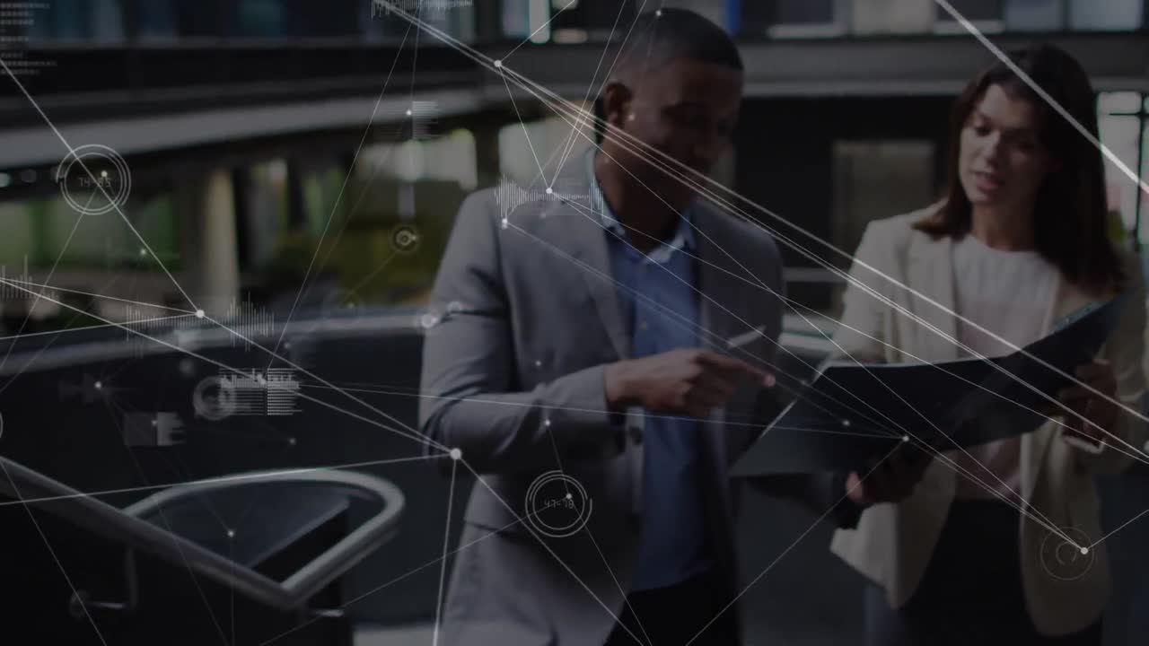 animación de conexiones entre diversos empresarios en la oficina