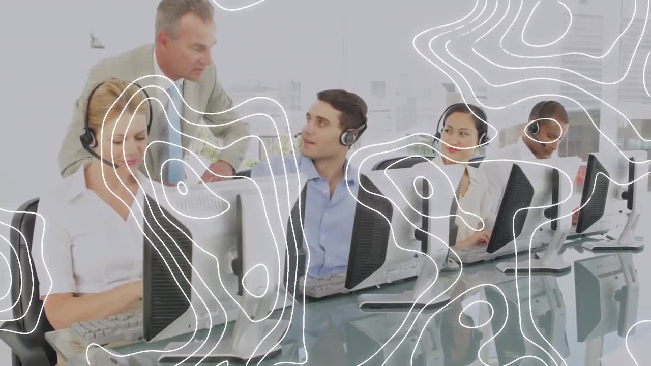 animación de líneas en movimiento sobre personas de negocios que usan auriculares