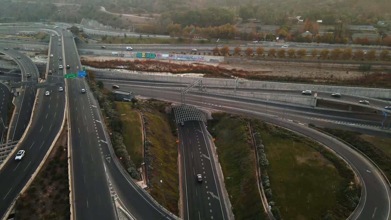 칠레 산티아고 시의 고속도로 교차로 조감도