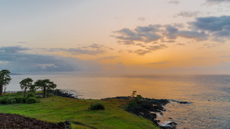 Puesta-De-Sol-Desde-El-Océano-Atlántico,-Santo-Tomé-Y-Príncipe