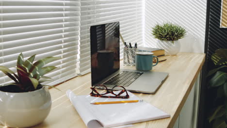 Comfortable-Workplace-on-Window-Sill-at-Home