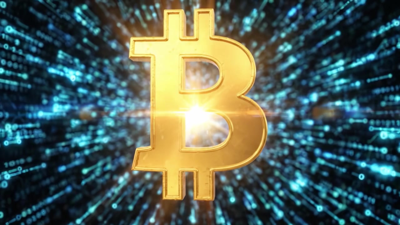 Una sorprendente visualizzazione di criptovaluta: il simbolo dorato di Bitcoin che naviga attraverso un flusso di dati, rappresentando il futuro della finanza digitale e della tecnologia Blockchain.