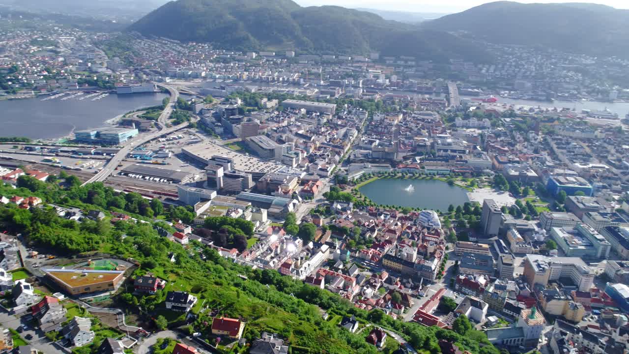 베르겐 (bergen) 은 노르웨이 서해안의 호르달랜드에 있는 도시이자 지방자치단체이다. 베르겐은 노르웨이에서 두 번째로 큰 도시이다.