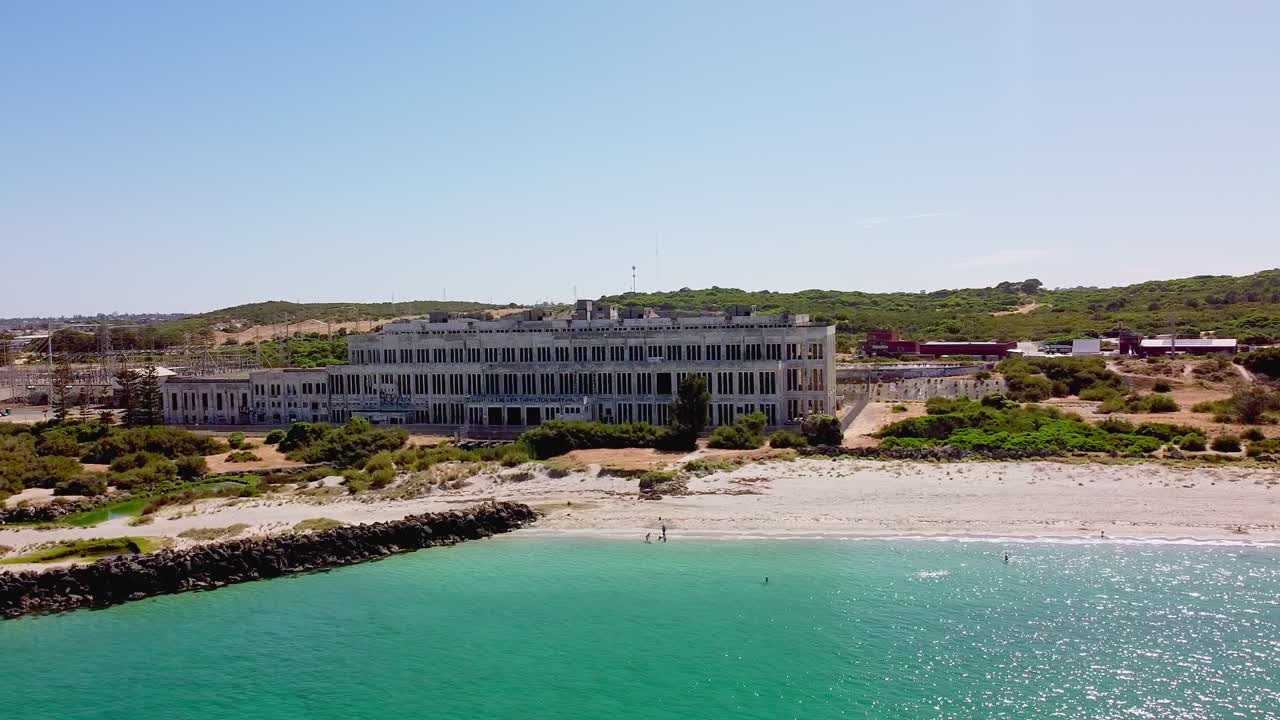 공중에서 볼 수 있는, 방치되고 버려진 프레만틀 오래된 발전소