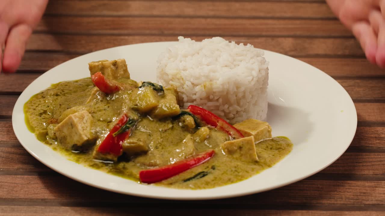 Green Curry with Tofu and Rice