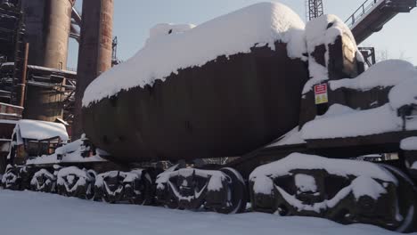 Una-Zona-Industrial-Cubierta-De-Nieve