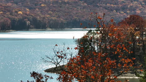 Glistening-Waters-Of-Lake-Fort-Smith-In-The-Boston-Mountains-In-Mountainburg,-Crawford-County,-Arkansas,-United-States