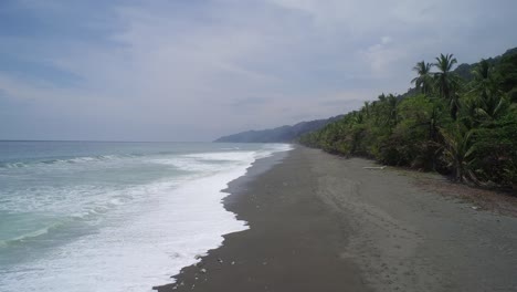 vista aérea de la costa de puerto jiménez en costa rica