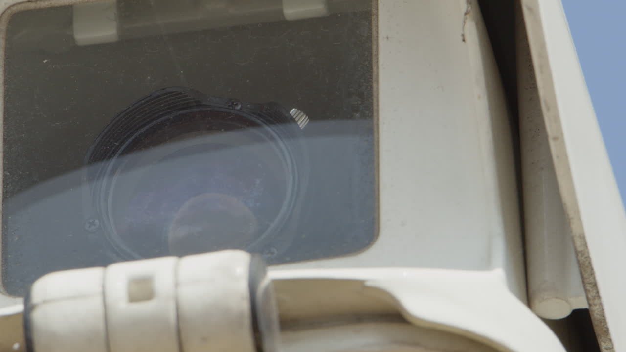 cctv 감시 에 사용 되는 카메라 에 초점 을 맞추는  ⁇ 링 랙