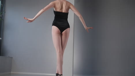 bailarina de ballet con zapatos de punta