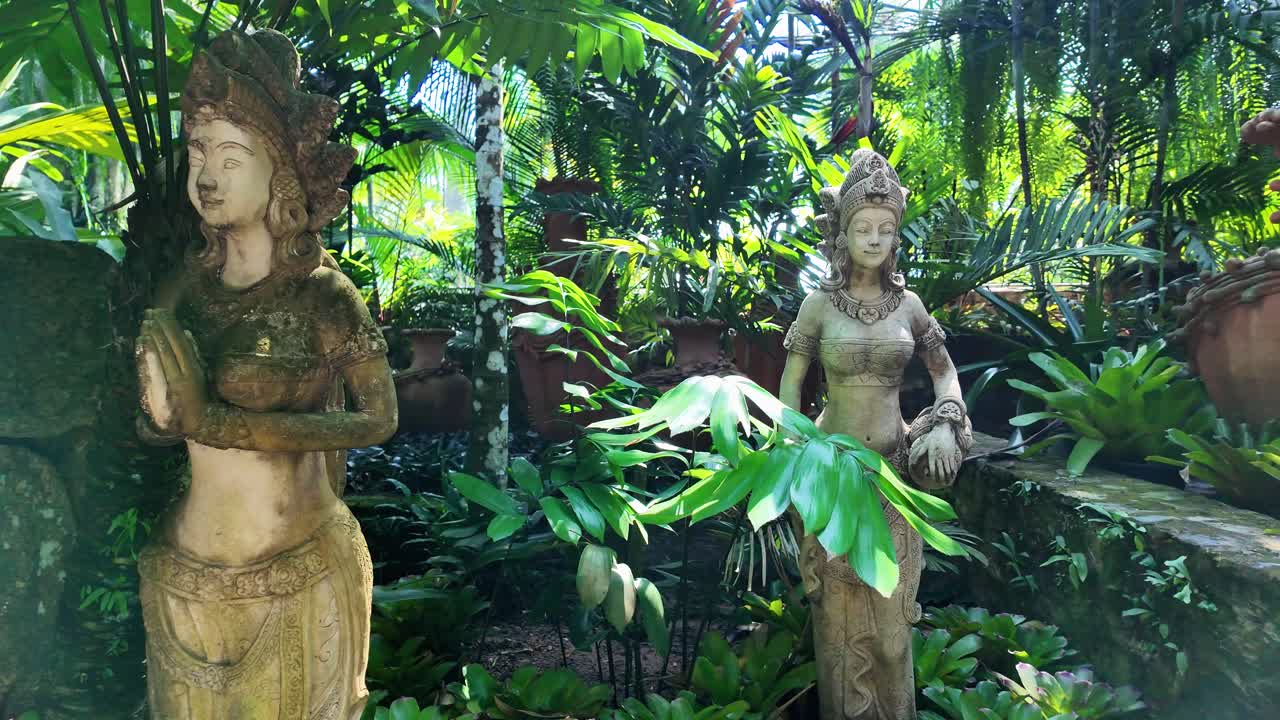 Indonesian Bali style statues buddhist hindu worship decoration stone carved