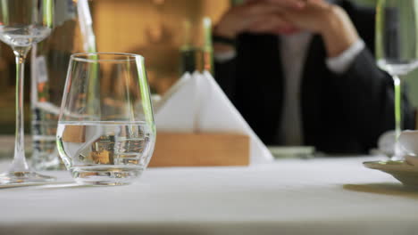 People-sitting-at-table-in-the-restaurant