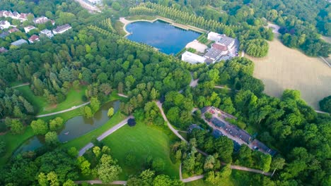 Stadtgemeinde-Bremen-Luftaufnahmen-Von-FPV-Drohnen.-Bremen-Ist-Ein-Wichtiger-Kultureller-Und-Wirtschaftlicher-Knotenpunkt-Im-Norden-Deutschlands.