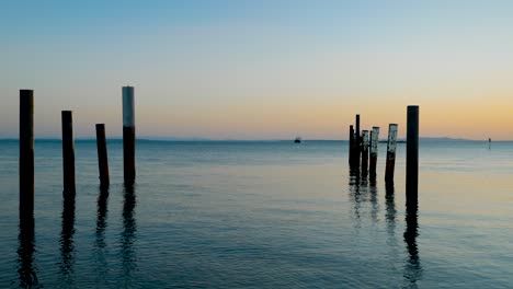 Puesta-De-Sol,-Bahía-De-Moreton,-Isla-De-Stradbroke-Del-Norte,-Australia