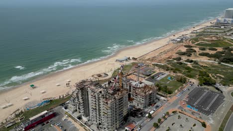 desarrollo urbano- ciudad de bat yam- israel- desde una vista de pájaro- drone 4k video