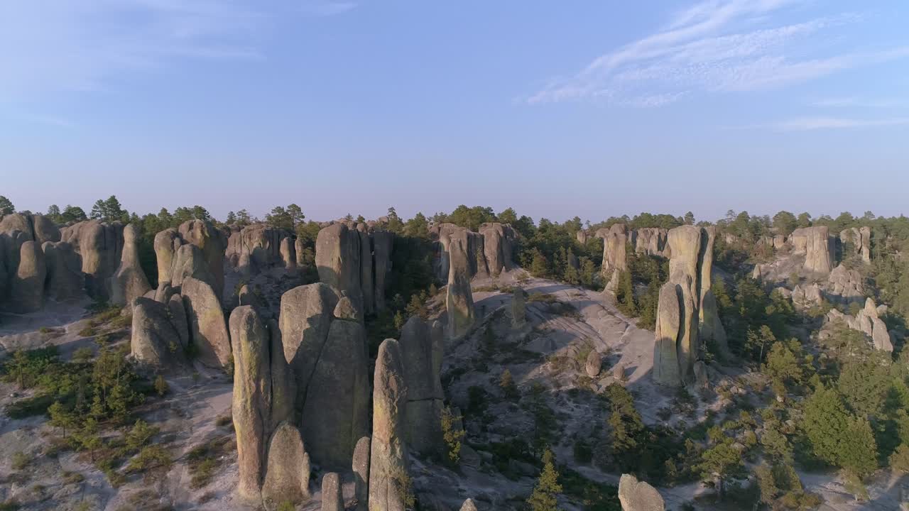 аэрофотосъемка долины лос-мониес, район медного каньона, штат чиуауа