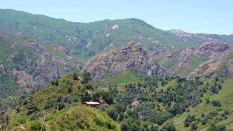 una vista panorámica en la autopista mulhullond en calabasas, california