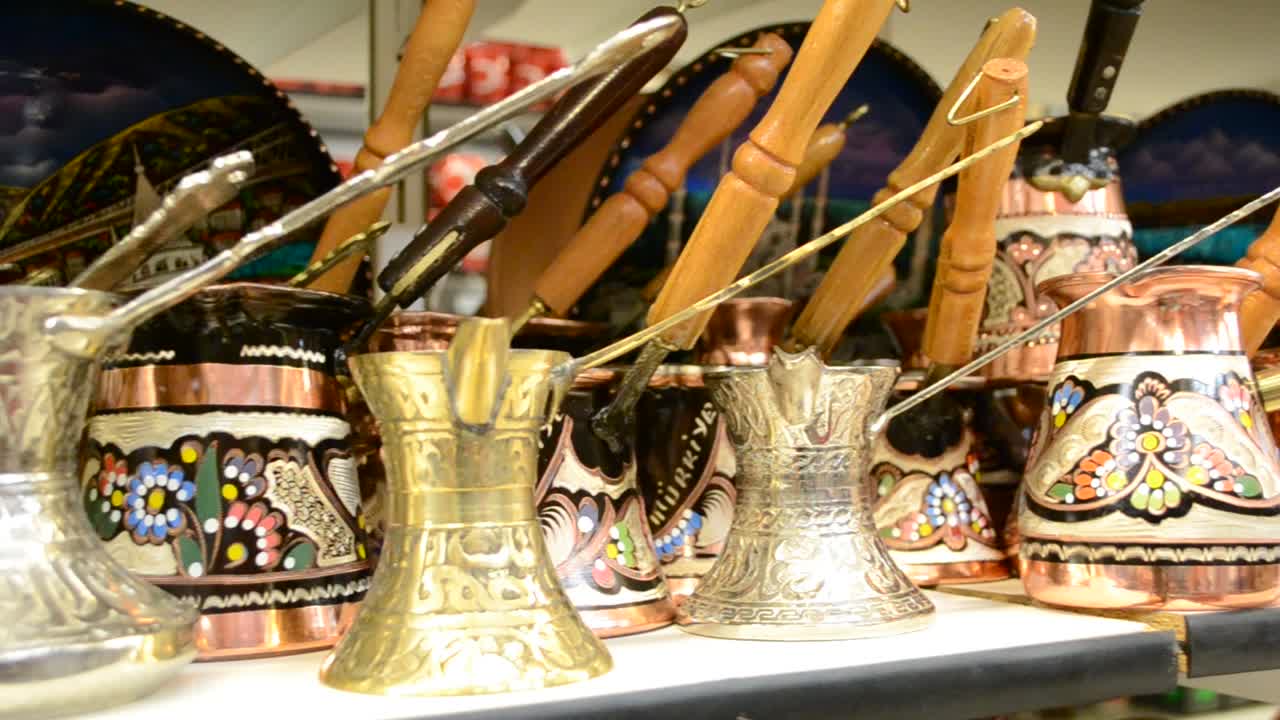 Turchi per il caffè in un negozio turco