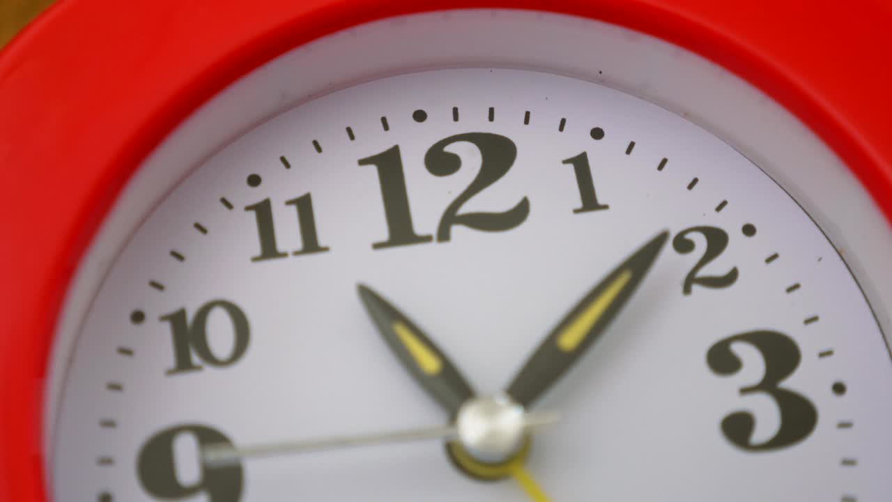 deadlines, time, haste. Clock beats time-timelapse