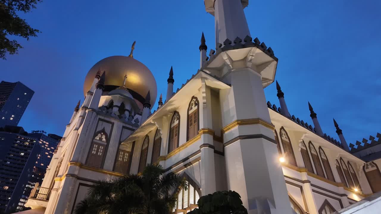 Sultan Mosque in Singapore at night